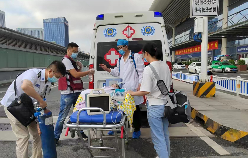 平湖市救护车出租公司